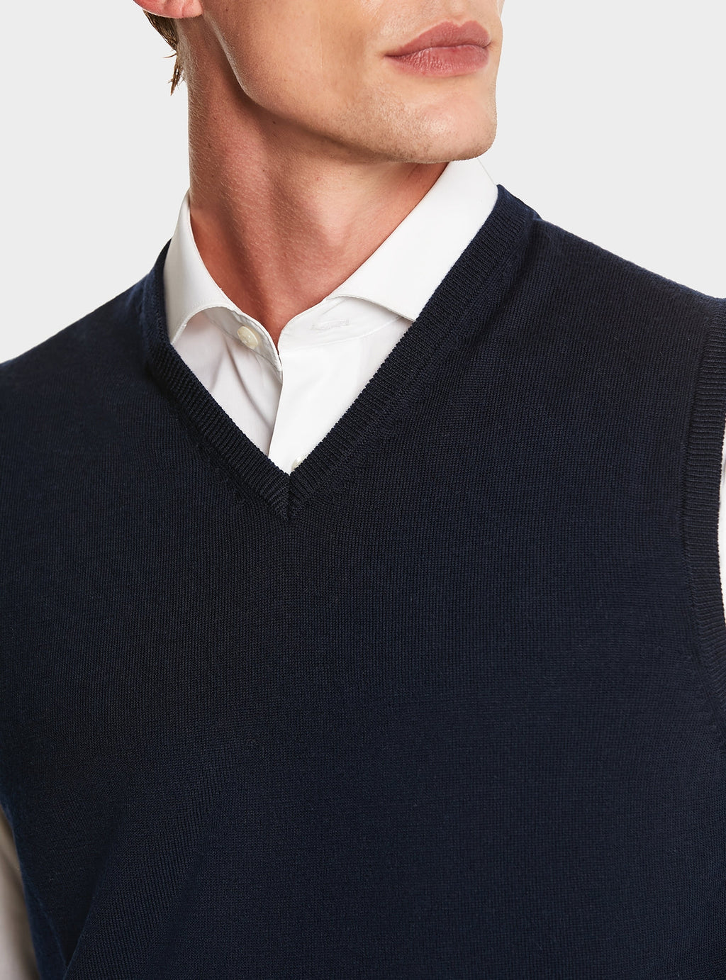 Gilet in 100% Lana Merino con scollo a V-2