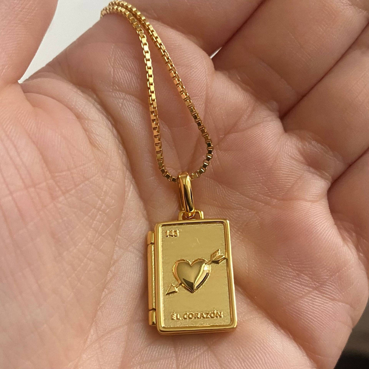 Love Photo Album Opening And Closing Photo Frame Necklace-0