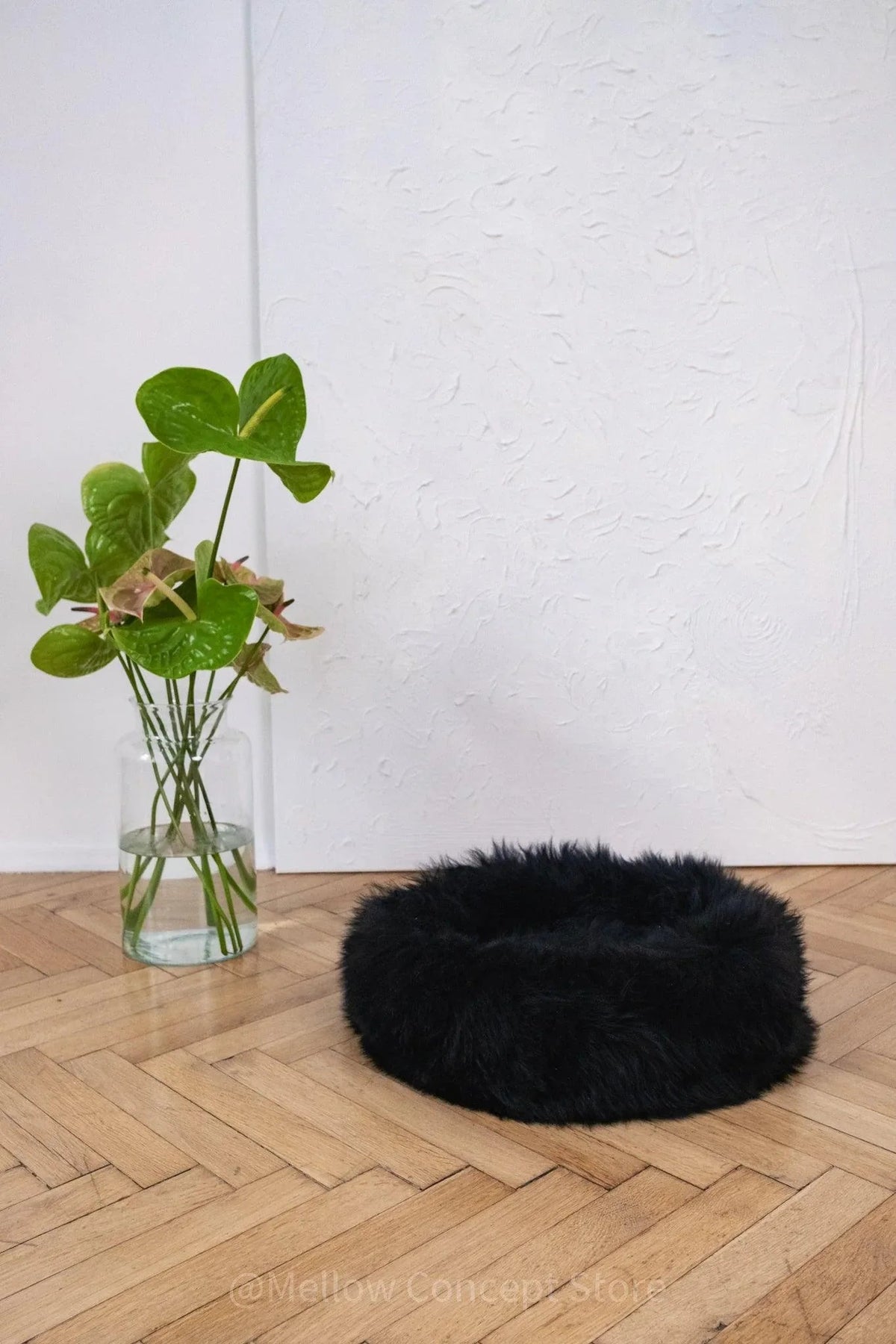 Round Natural Sheepskin Pet Bed - Black-2