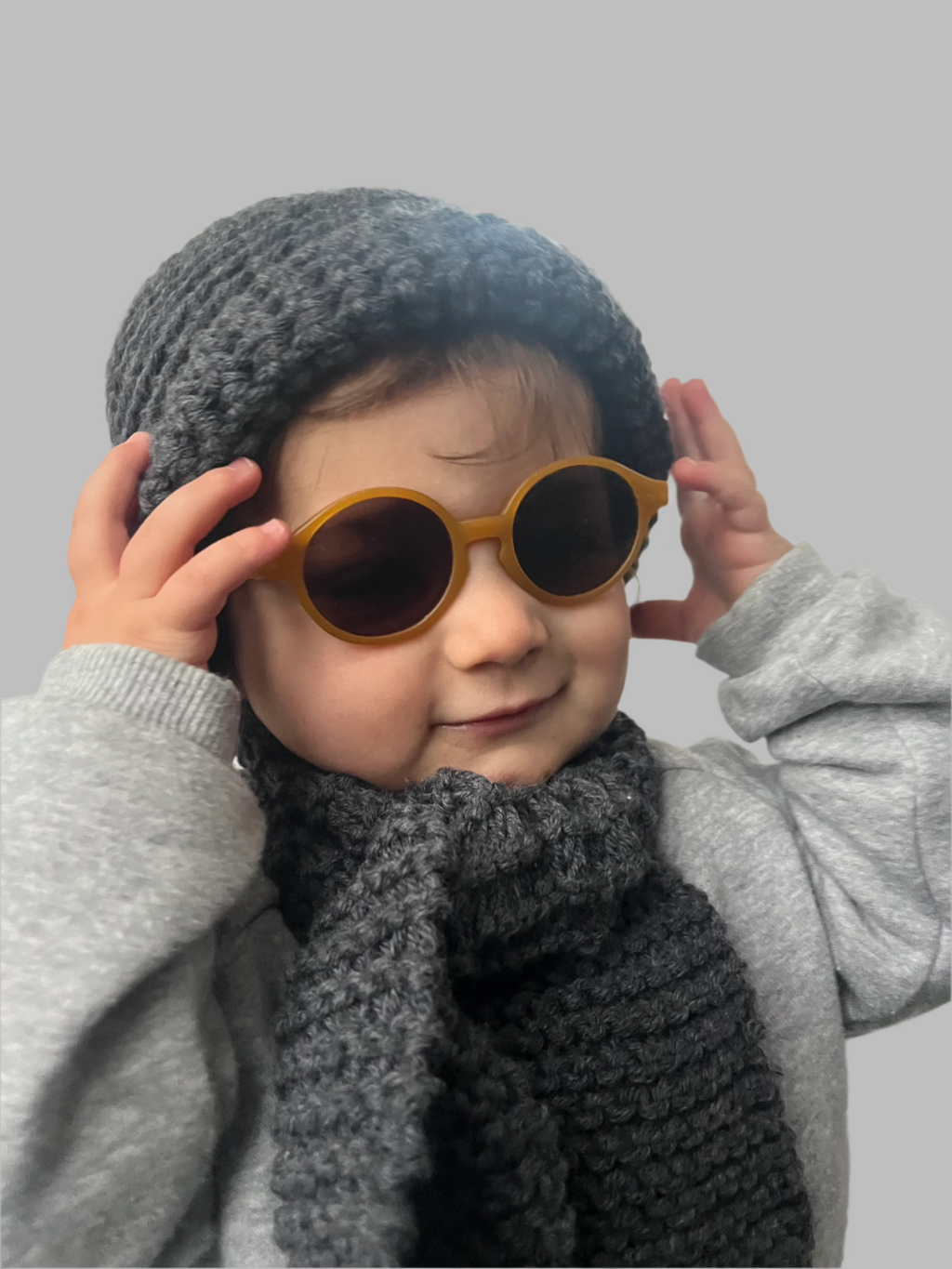Hand-knitted wool hat for baby-2