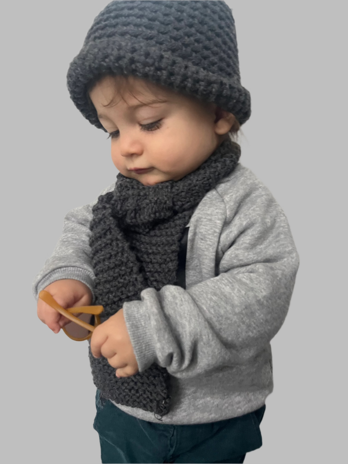 Hand-knitted wool hat for baby-4
