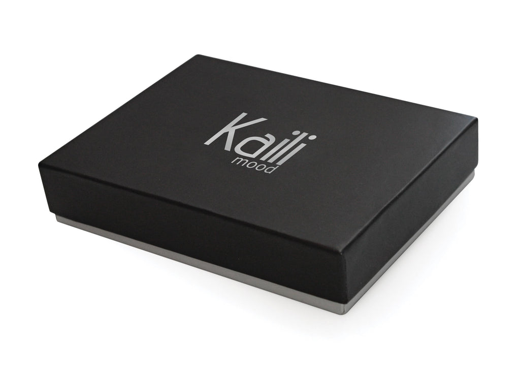 K10650BB | Portachiavi in Vera Pelle pieno fiore, Volanata. Colore Testa Moro. Accessori Nickel Anticato. Dimensioni totali: cm 4 x 15 x 0,5. Confezione: Gift Box rigido fondo/coperchio-2