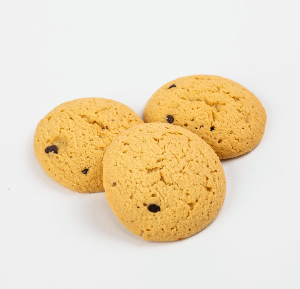 Gluten-free keto biscuits with 0% sugar chocolate chips