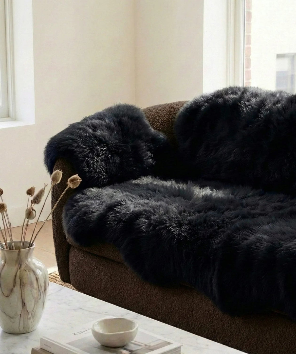 Genuine Black Sheepskin Couch Cover for Dogs — Natural Sofa Protector (Plastic-Free) - Mio NEGOZIO 🌹💐MellowConceptStoreMellowConceptStore