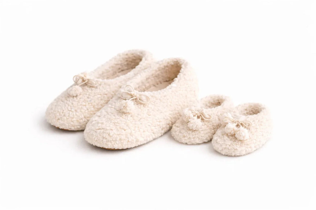 “Mama & Me” Woolen Teddy Slipper Gift Set - Mio NEGOZIO 🌹💐MellowConceptStoreMellowConceptStore